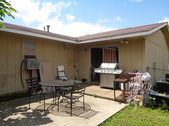 4th image of 714 Meadow Ln