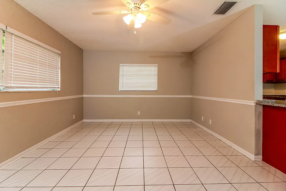 4 bed, 2.0 bath, 2754 sqft, $4,180 — Photo 4