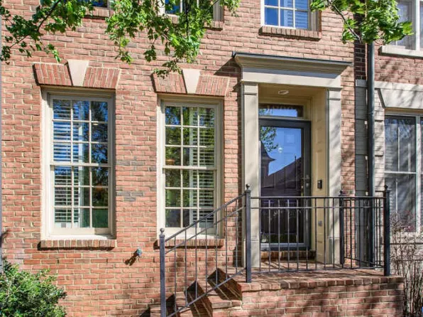 1800 Potomac Greens Dr, Alexandria, VA 22314