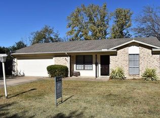 809 Darnell Ave, Benbrook, TX 76126