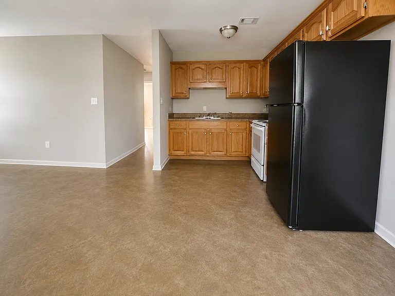 1326 W Huntington Ave #B — Photo 9