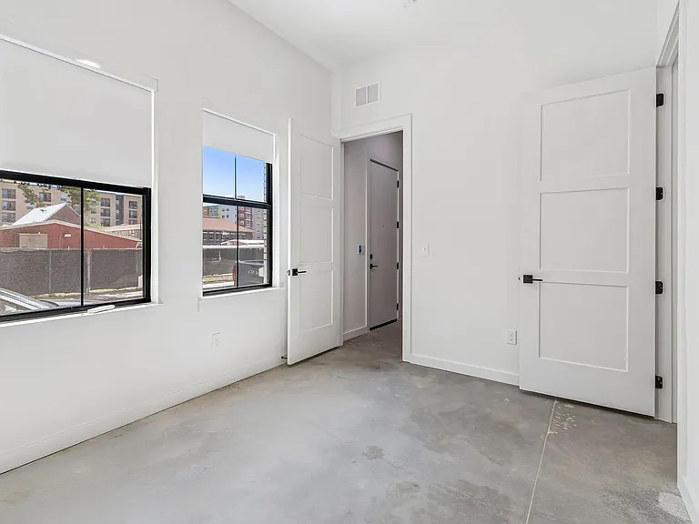 1218 E Kay St #14 — Photo 11