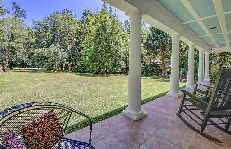 204 Salisbury Dr — Photo 4