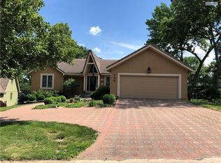 105 NW Hackberry St, Lees Summit, MO 64064