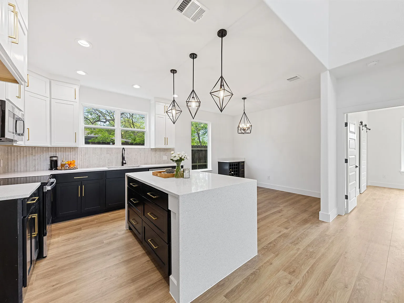 4 bed, 2968 sqft, $3,750 — Photo 1