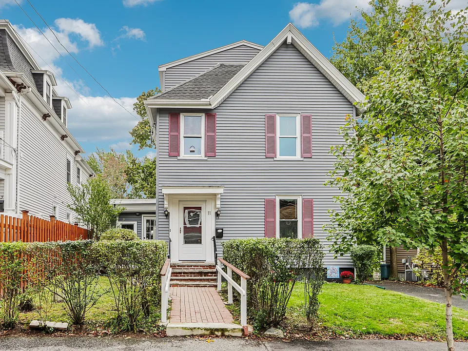 11 Sharon St