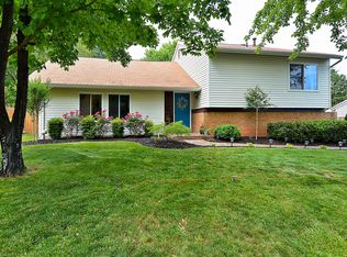 104 Farmington Ln, Sterling, VA 20164