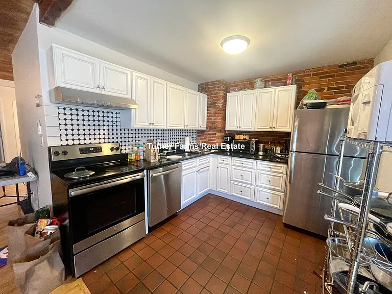 158 Broadway #3 — Photo 6