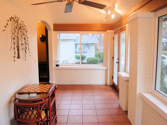 4th image of 5849 Primrose Ave