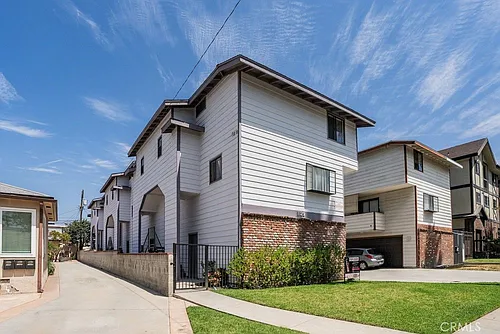 1129 Linden Ave #1 Photo 1