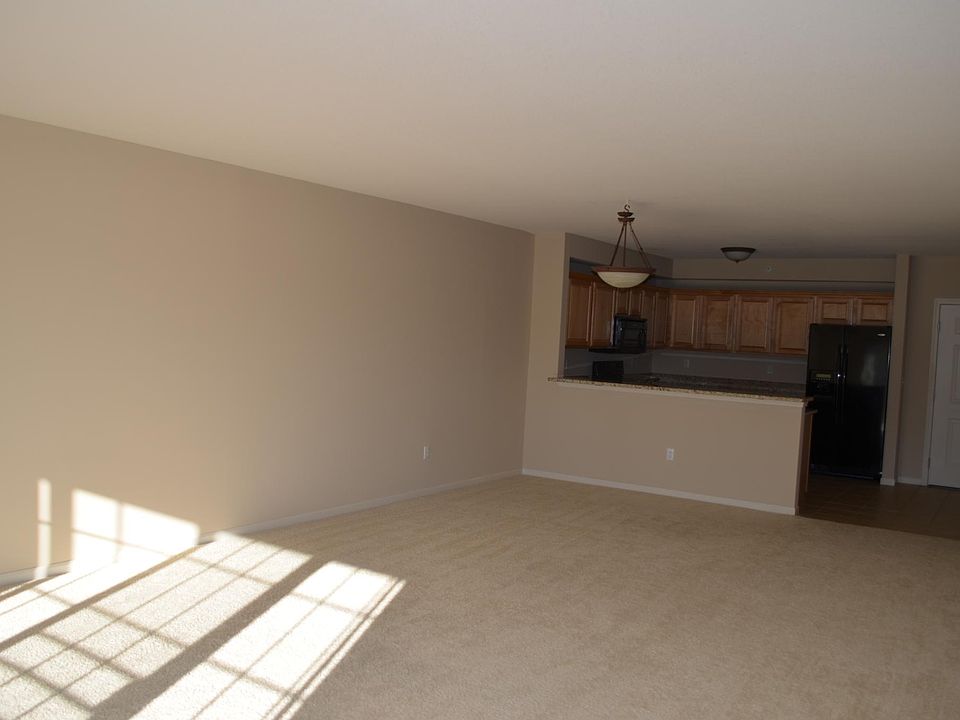 1st image of 2114 Country Club Dr #2114