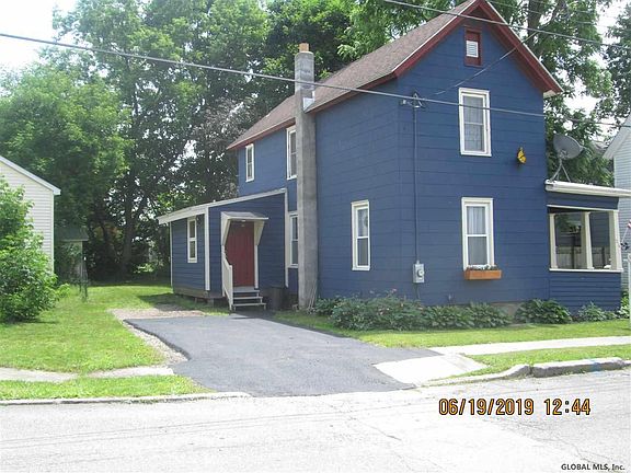 3rd image of 24 Upper John St