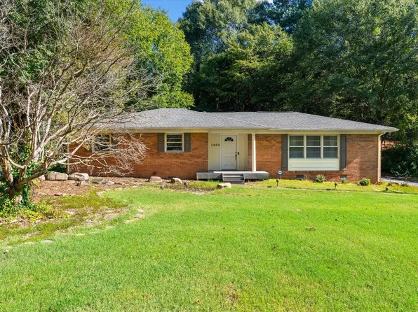 1402 Beverly Dr, Dalton, GA 30720