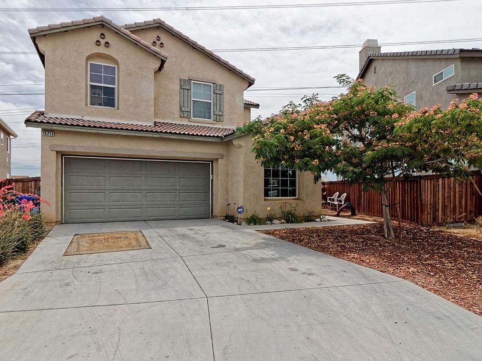 1st image of 15213 Bluffside Ln