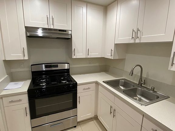 4th image of 405 Ivy St APT 115