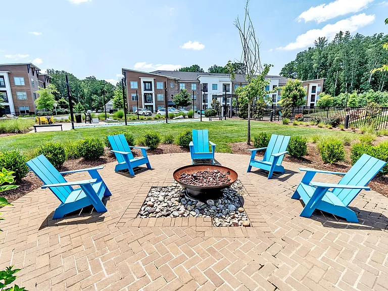 Pointe at Research Park Apartments — Photo 45