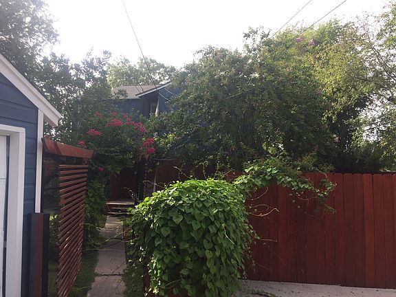 4th image of 342 Oleander Ave