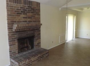6441 Woodbeach Dr, Fort Worth, TX 76133