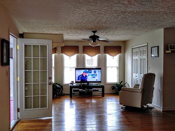 4th image of 569 Dogwood Dr