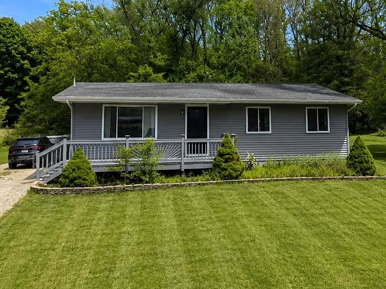 5750 Crandall Rd — Photo 1