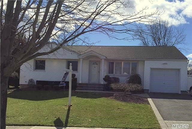 1st image of 3 Cedar Dr W