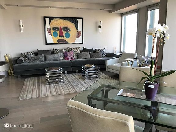 5th image of 150 W 56th St APT 6102