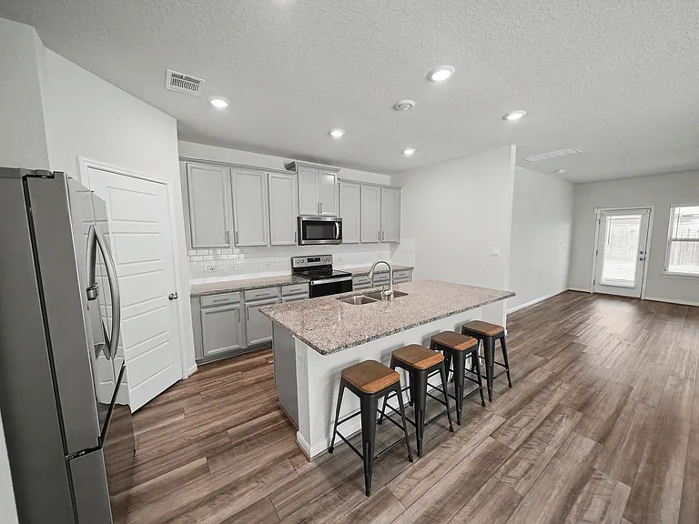3037 Beringer Blvd — Photo 15