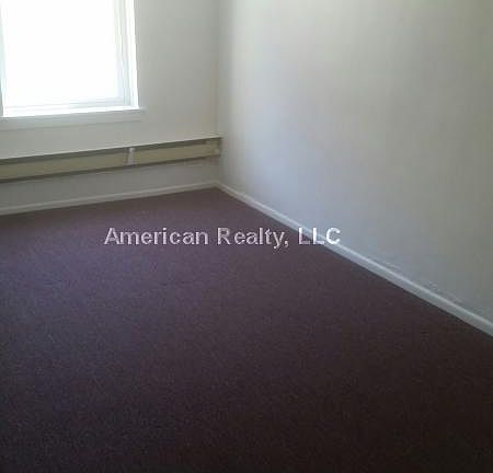 2nd image of 4515 N Malden St APT 1C