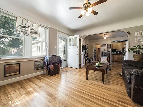 2nd image of 1905 S Lake St APT C