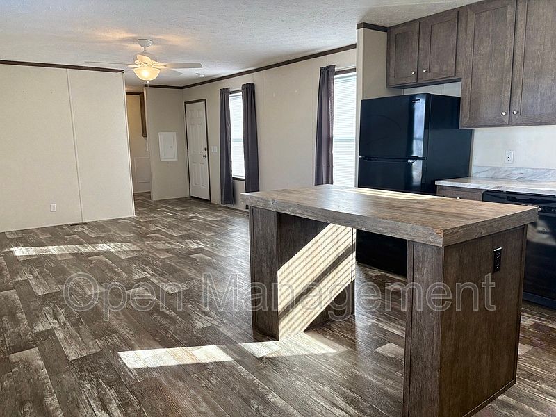 1st image of 825 1st Ave E #362