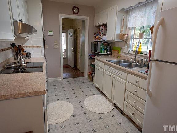 3rd image of 3109 Shaftsbury St