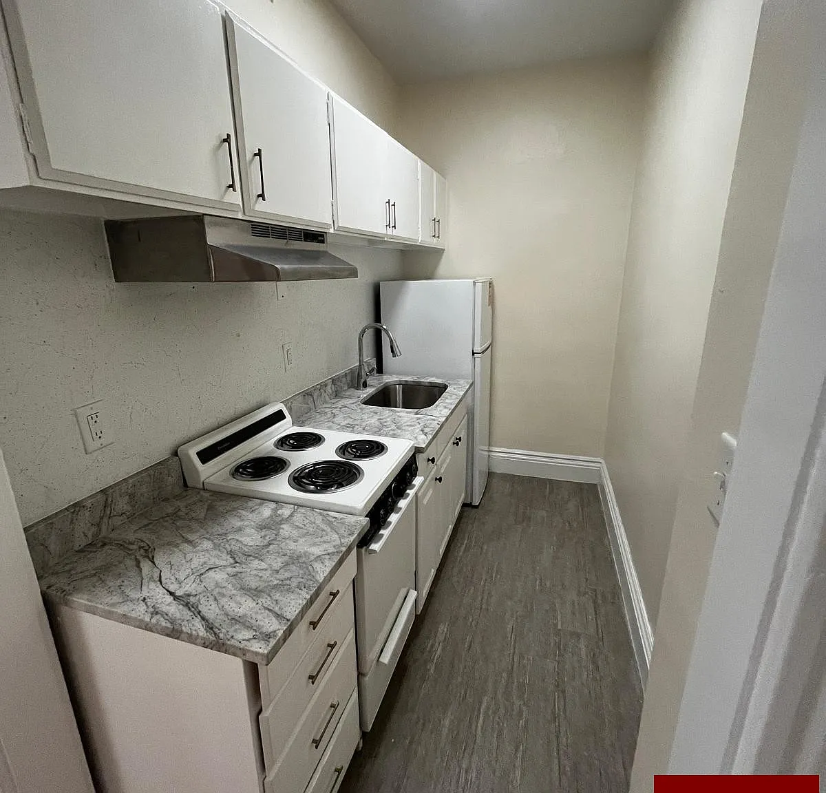 Studio, 1.0 bath, $2,400 — Photo 1