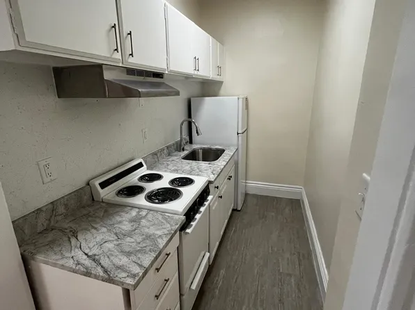 33 Park Dr #1D, Boston, MA 02215