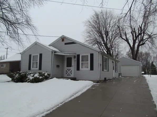 812 Wilson St, Little Chute, WI 54140