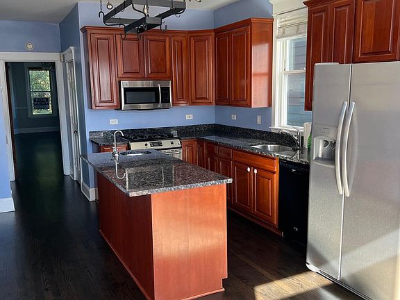 2nd image of 1505 W Wellington Ave #1
