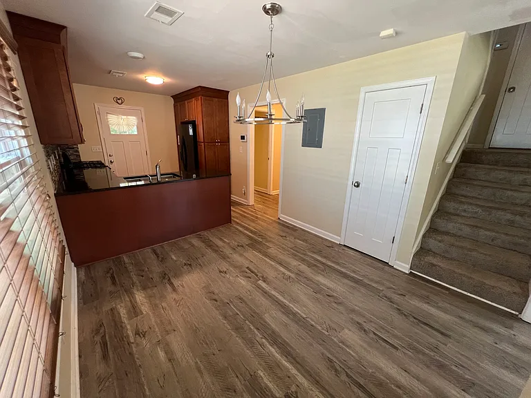 990 Grant St SE — Photo 6