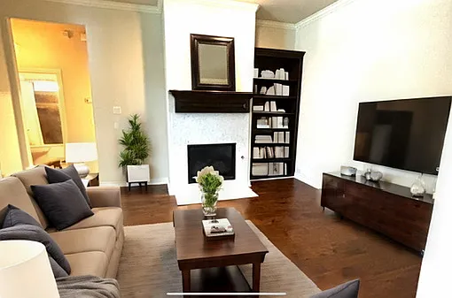 Living room (virtual staging)