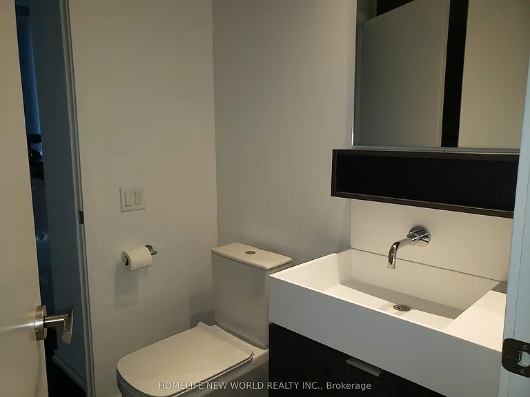5 Soudan Ave #1104 — Photo 30