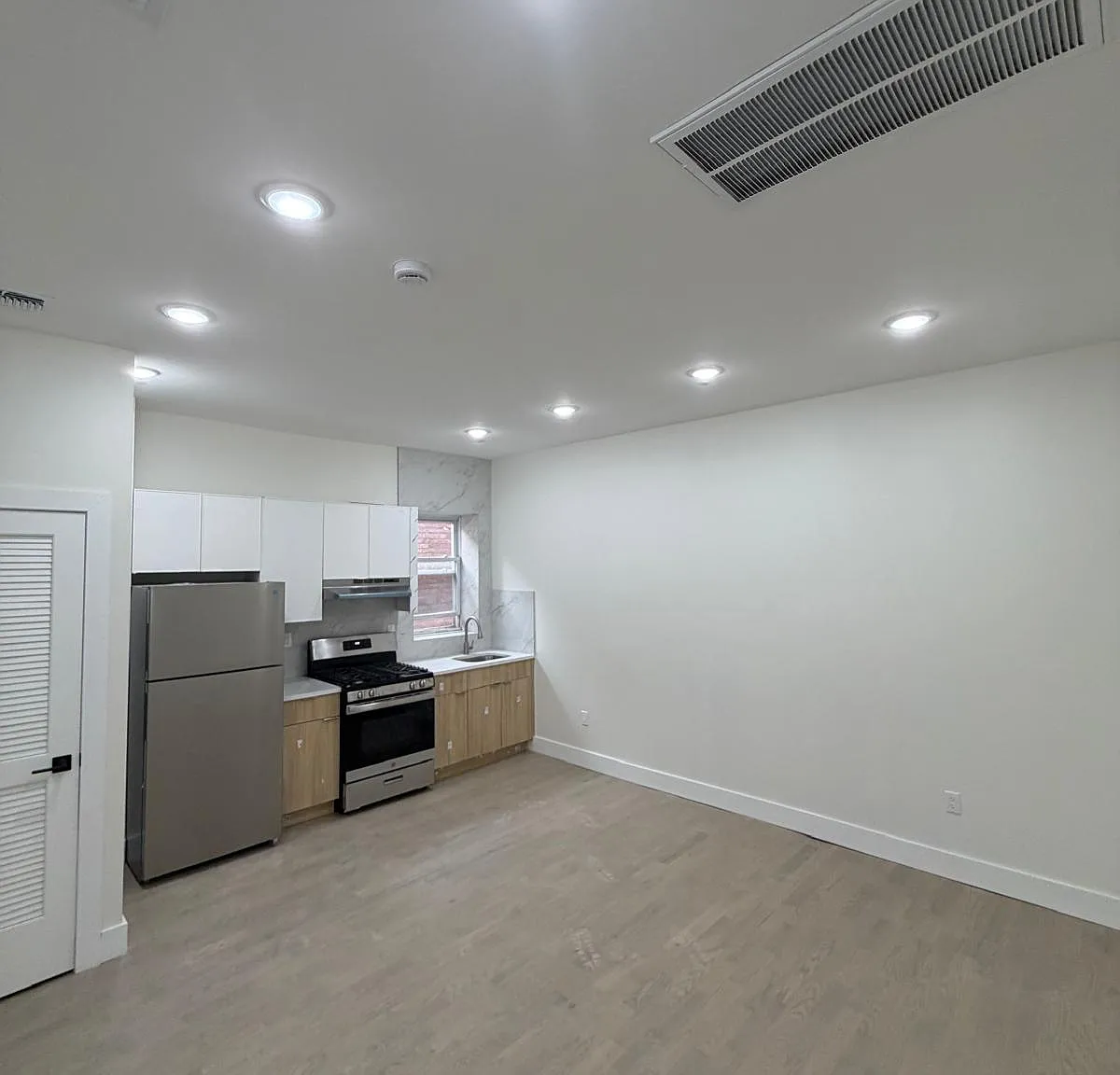 1 bed, 950 sqft, $1,650 — Photo 1