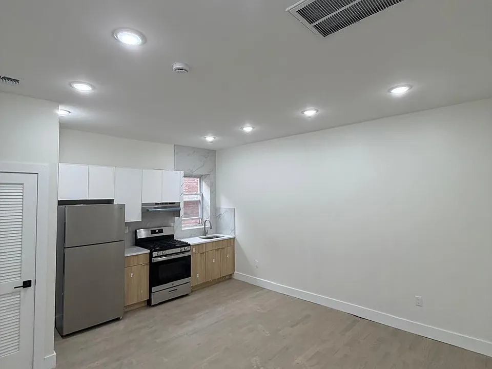 51 Lincoln Park #3B