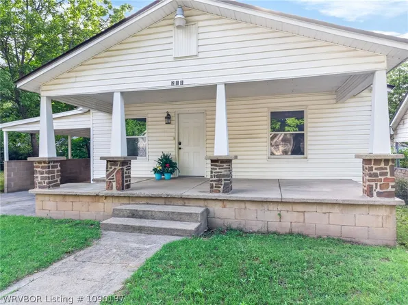 211 N 19th St, Van Buren, AR 72956
