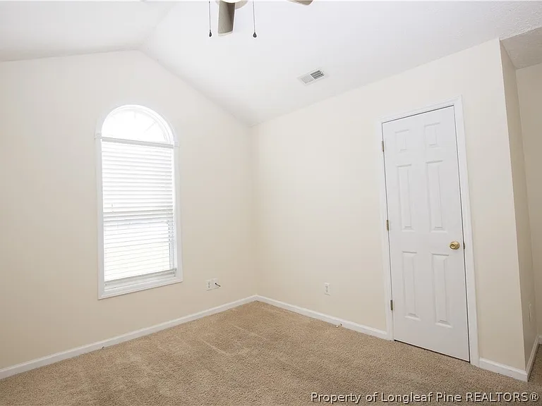 112 Raymond St — Photo 24