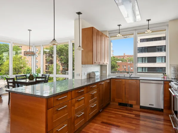 640 West 237th Street image 4 of 11