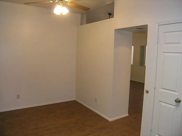 Eat-in kitchen
