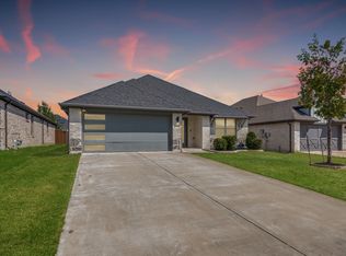 632 Cherry Hills Rd, Red Oak, TX 75154