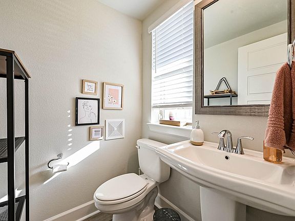 4th image of 2028 Barbette St