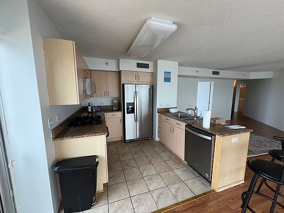 4th image of 1720 Maple Ave APT 2440