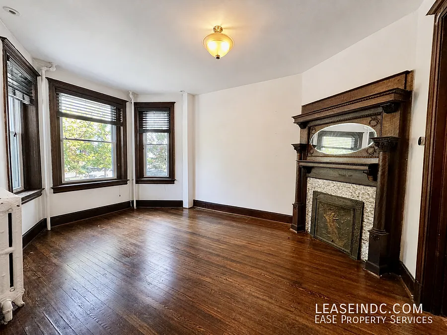 3 bed, 2541 sqft, $4,100 — Photo 4