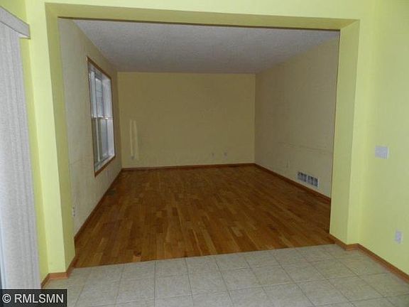 4th image of 12049 Waconia Cir NE