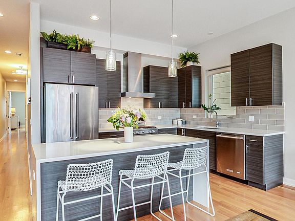 2nd image of 2503 N Milwaukee Ave #2S